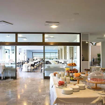 225 Golf H Promo Service Srl Aparthotel